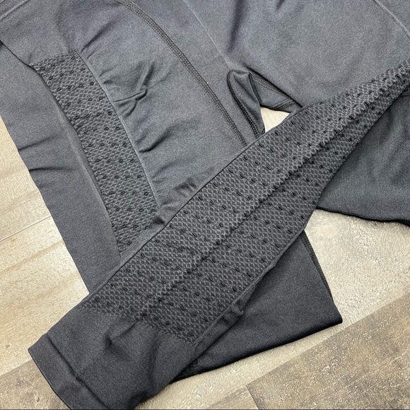 Fabletics Sync High-Waisted Perforated 7/8 Leggings size small - Picture 8 of 13